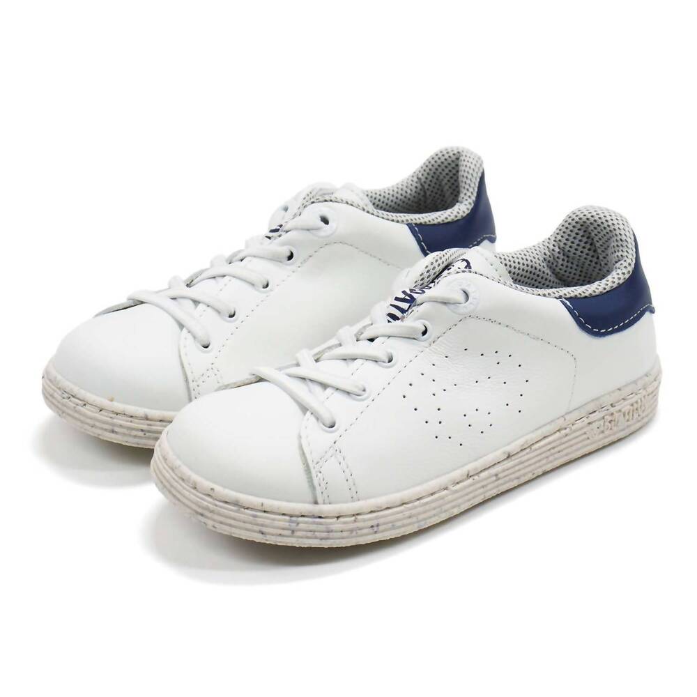 NEW BOATILUS boy's ds 001 sneaker shoe in white